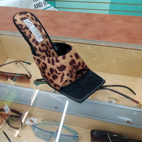 New Cape Robbin Leopard Tristen Square Toe 5” Heels Women's 8 - Picture 4 of 5